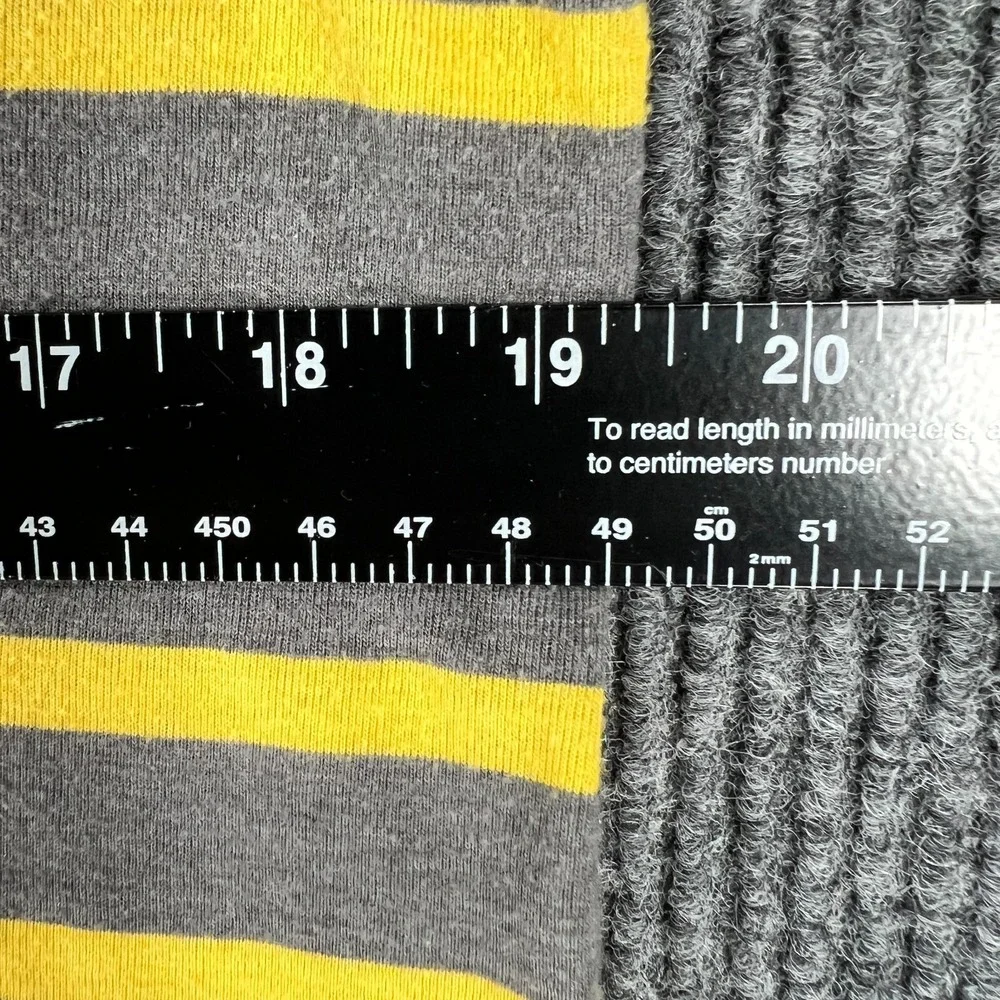 Banana Republic Mens Size Medium Gray‎ Yellow Striped Short Sleeve Polo Shirt